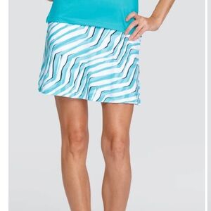 TAIL DANI FLOUNCE LADIES GOLF SKORT SKIRT ZEBRA TWIST Teal and White Zigzag